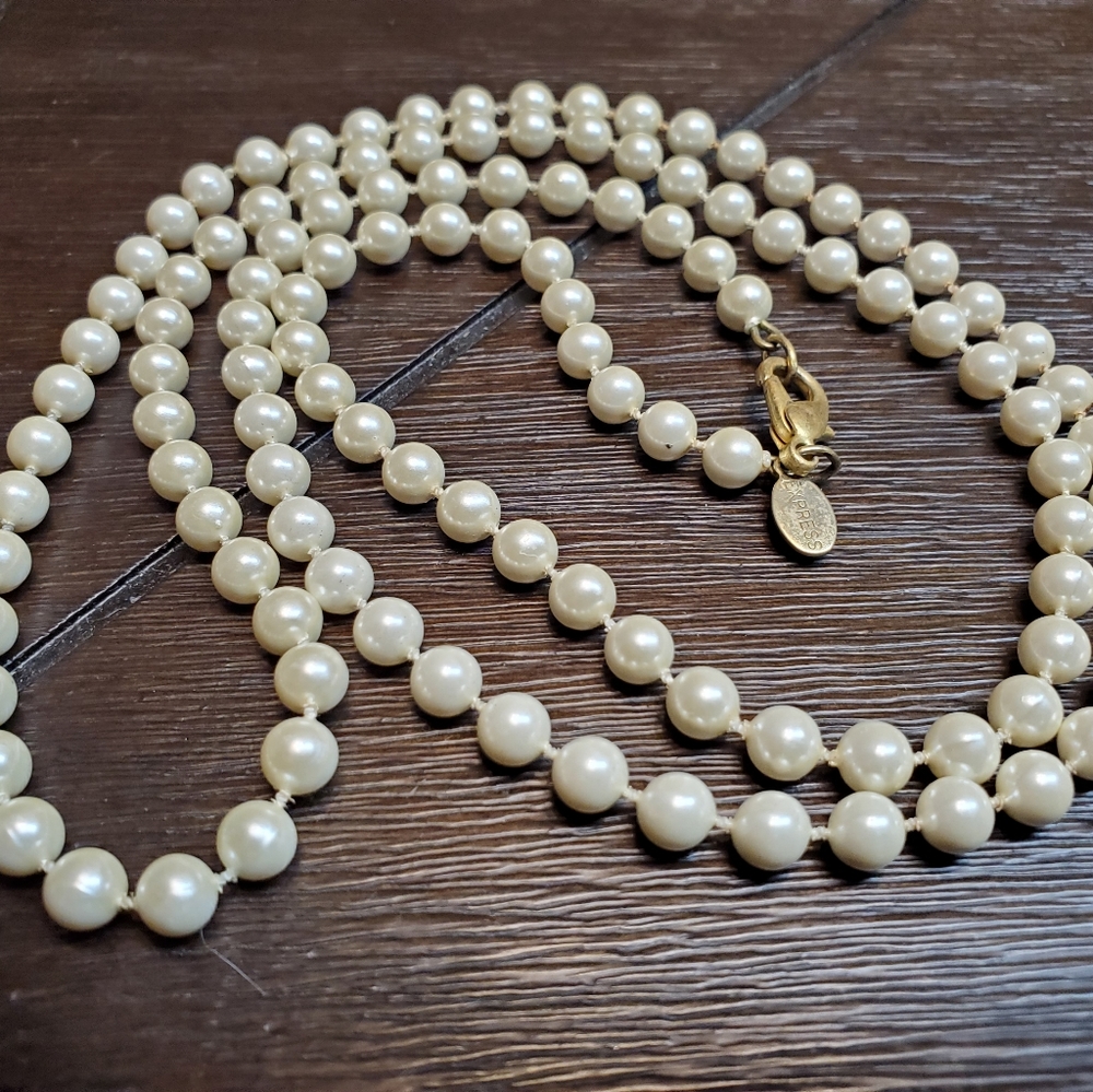 Express Pearl-like Necklace